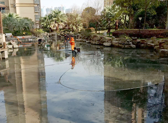 西宁景观池淤泥清理